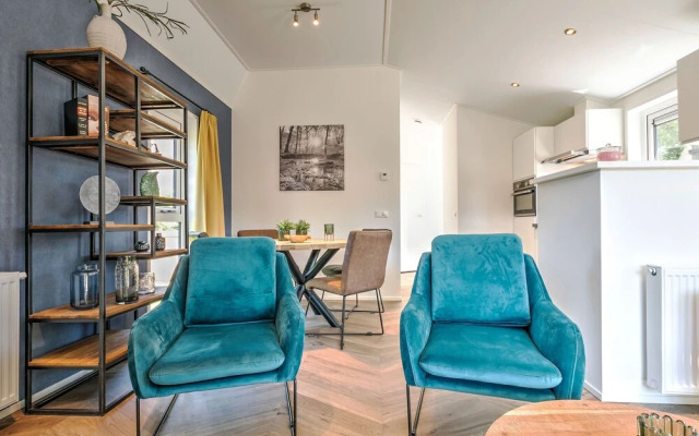 Beautiful Bungalow with Hot Tub in Kaatsheuvel