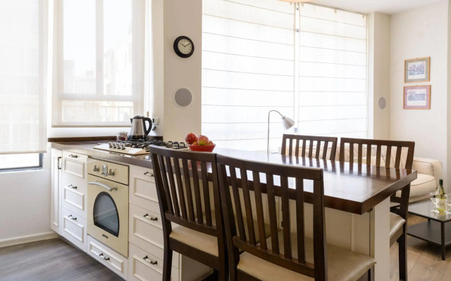 Frishman Apartments