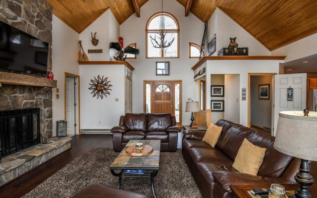 Mountain Majesty 4 Bedroom House