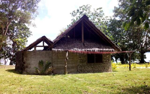 Lonnoc Beach Lodge