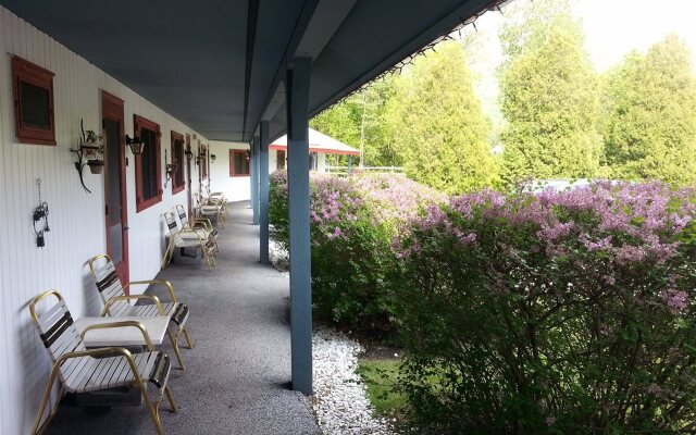 The Chalet Motel, A Travelodge by Wyndham