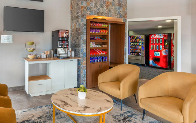 Quality Suites Whitby