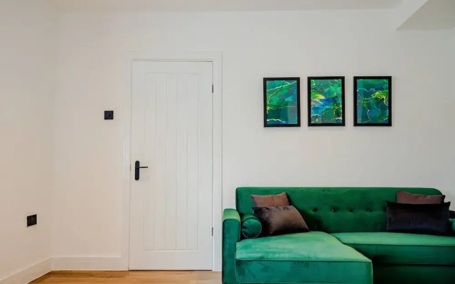 Host Stay Carlisle Road House