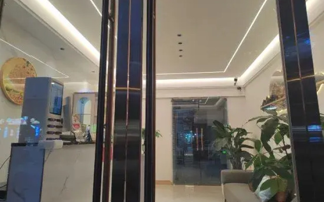 Luojiang Rainbow Hotel
