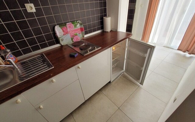 Economy Apartment 12 Sleeps 3 Guests