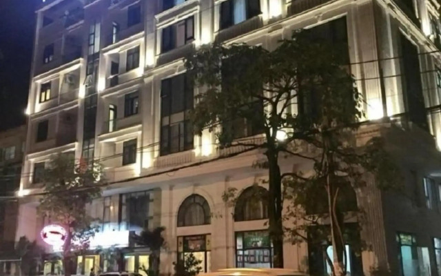 Phoenix 3 International Hotel