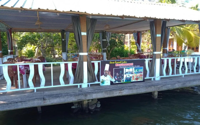 Lake Lane Guest Rest