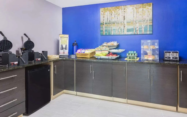 Microtel Inn & Suites By Wyndham Tuscaloosa – East