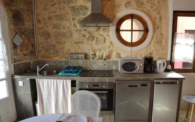 Charmant studio dans le centre historique de Vias