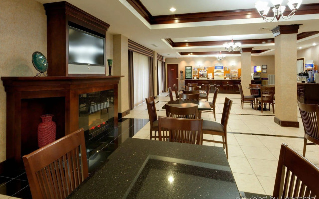 Holiday Inn Express Tower Center by IHG