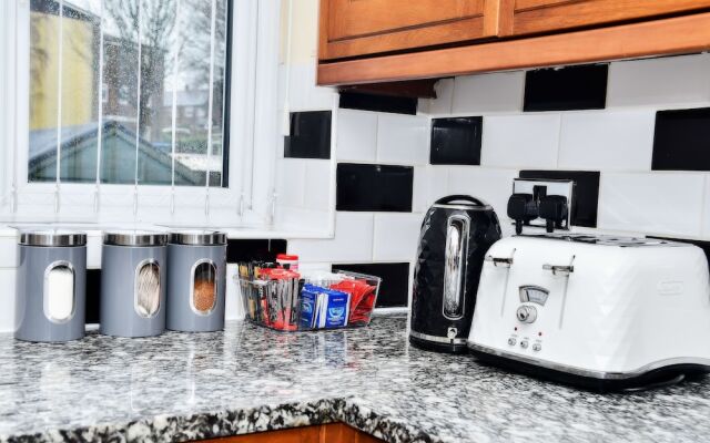 stylish 6 bed home