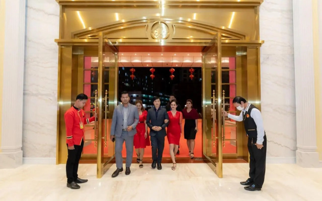 Titan King Casino and Resort