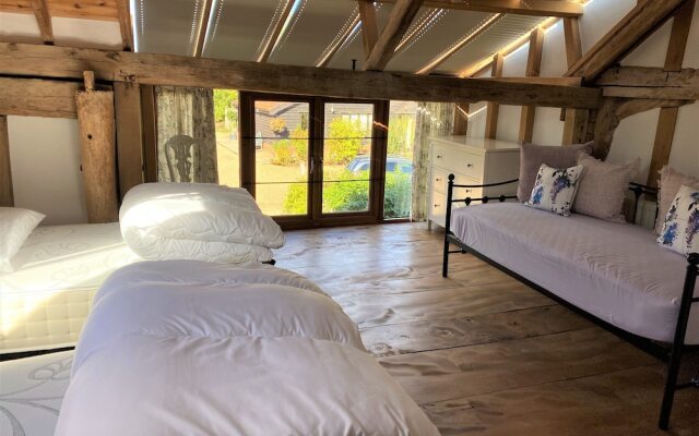 Brundish, Suffolk Large 4-bed Barn Stunning!