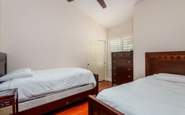 Casa Willow 4 Bedroom Home by RedAwning