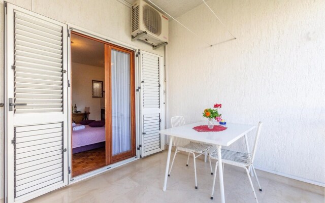 Stunning Apartment in Stobrec With Wifi