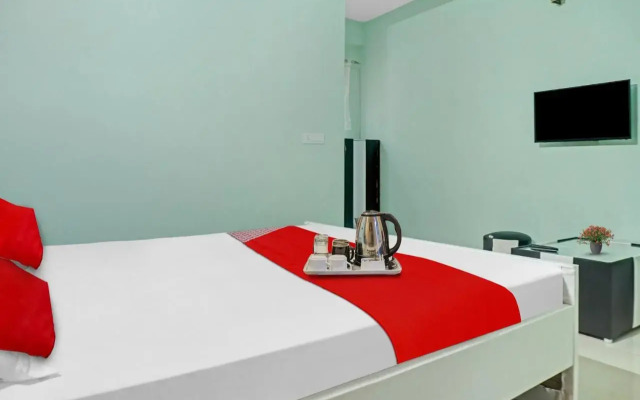 Oyo 703347 Ab Hotel
