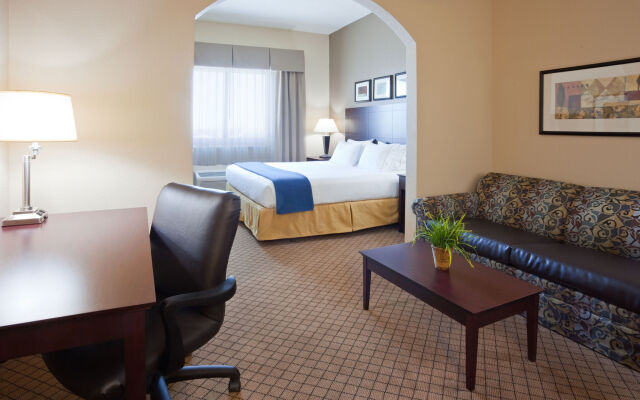 Holiday Inn Express Hotel and Suites Mankato East, an IHG Hotel