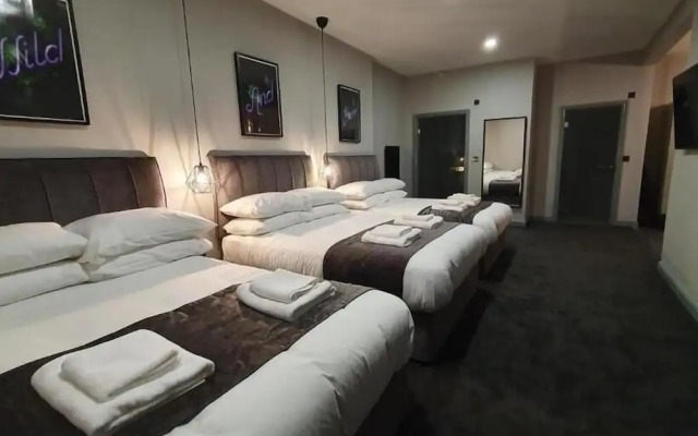 Hotel 105 by Hillcrest Hotel