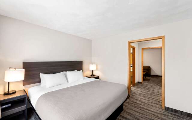 Quality Inn & Suites Munising