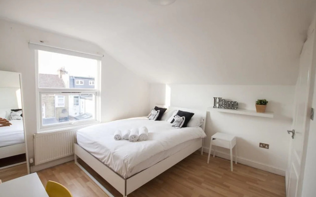 Wimbledon South by Allo Housing