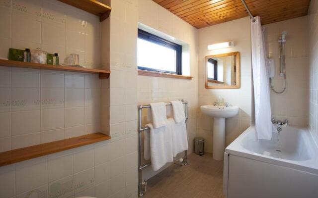 Lochview House Apartment