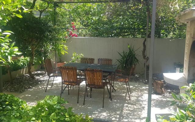 Mila - 2 Bedrooms and Free Parking - A5