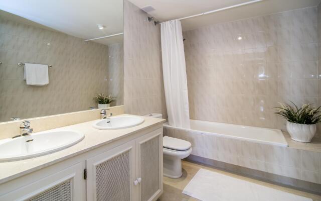 AP116 - Casa Aloha I by Roomservices