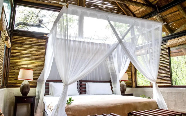 Royal Thonga Safari Lodge