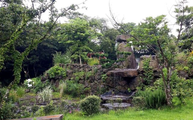 Gotjawal Geomun Oreum Pension