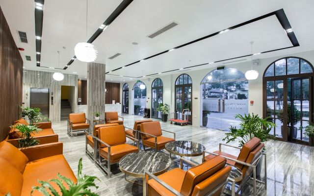 The Twin Hotel