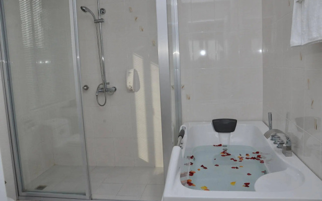 Lam Son Deluxe Apartments