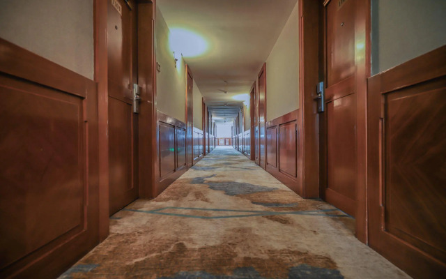 Five Rams City Hotel