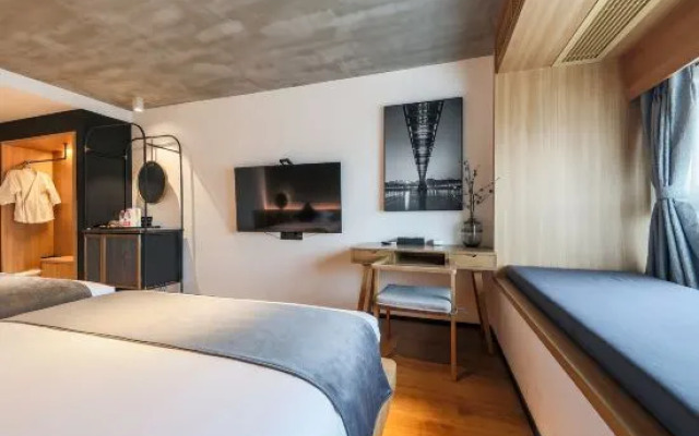 iMEET Chongqing Homestay (Guanyinqiao Pedestrian Street)