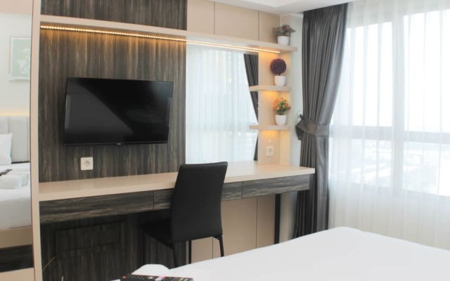 Comfort And Simply Studio Springlake Summarecon Bekasi Apartment