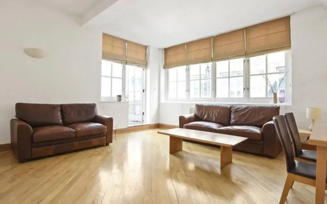 Modern 1 Bedroom Flat Near Liverpool Street With Patio