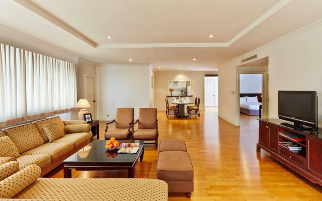 Riverine Place Hotel and Residence