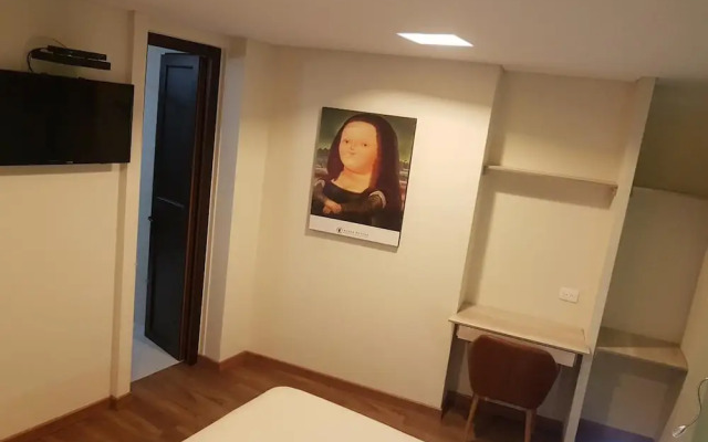 The Cranky Croc Hostel