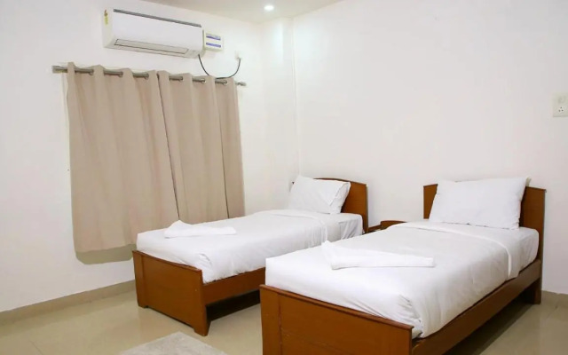 OYO 12459 SilverKey Gachibowli