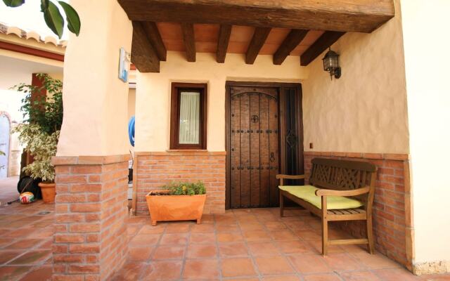 1033 Villa Laura