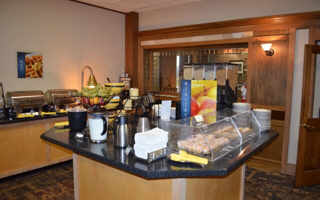 Crossroads Hotel and Event Center