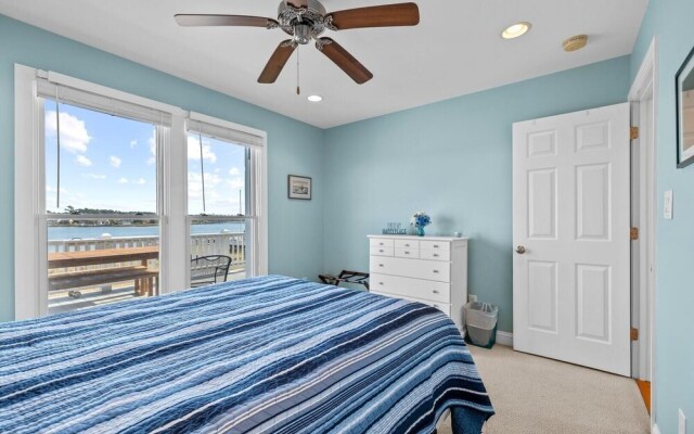 Downeast Retreat 4 Bedroom Home by RedAwning