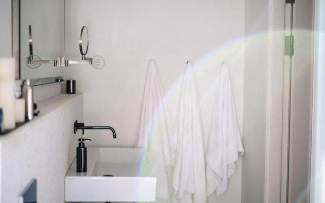 Luxury Apartment with a balcony lake Lago Maggiore