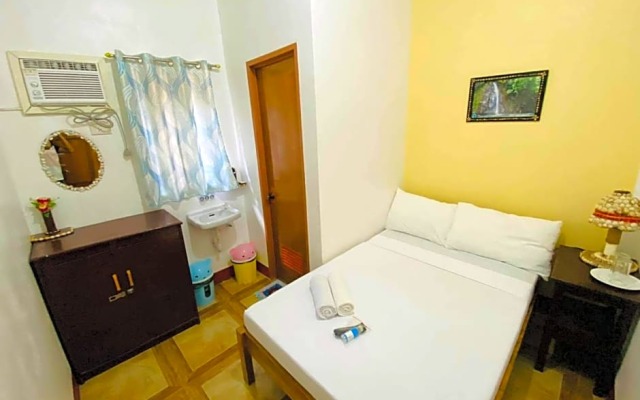 Yolly's Tourist Inn Private room