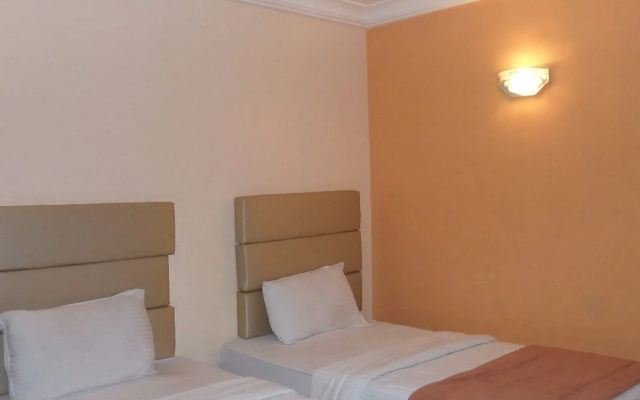 Sugarland Hotel & Suites
