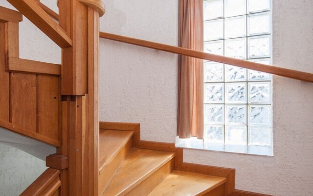 Apartments & Rooms Mikelin