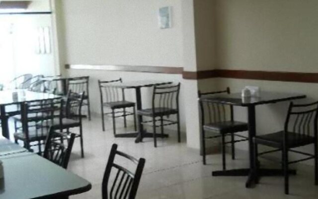 Miraflores Inn