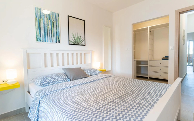 Sunny & Charming Apartment with 2 free bikes