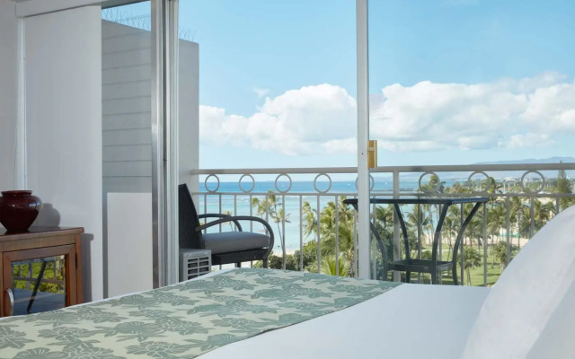 Waikiki Shore by OUTRIGGER