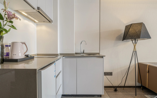 Time ONE International Apartment (Shenzhen Huaqiangbei Branch)