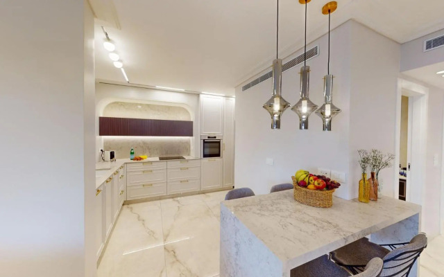 *King David Residences*2 Bd*Pool/Gym/Parking*